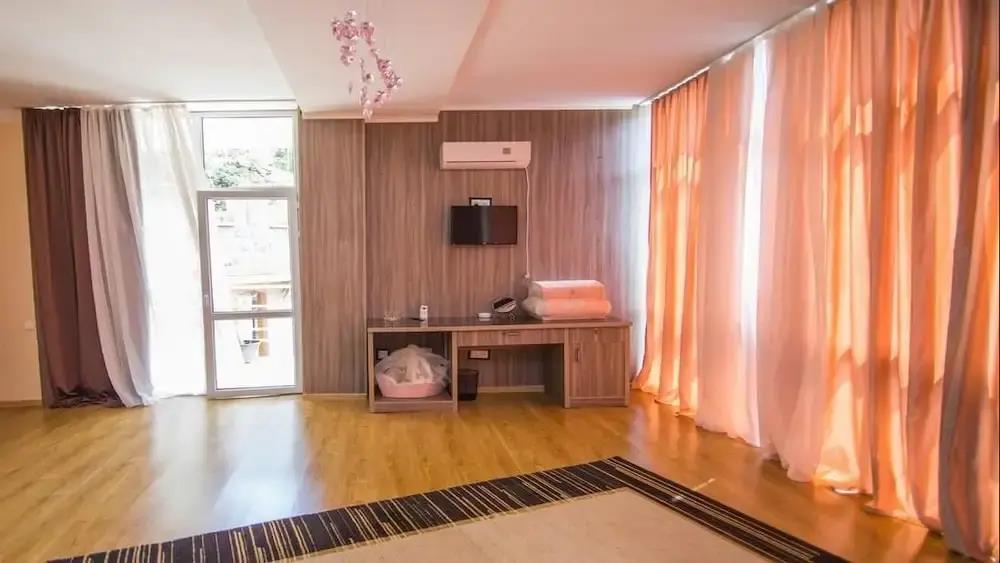 Hotel Aisi 3*