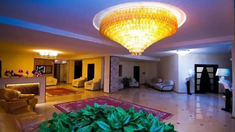 Hotel Aisi 3*