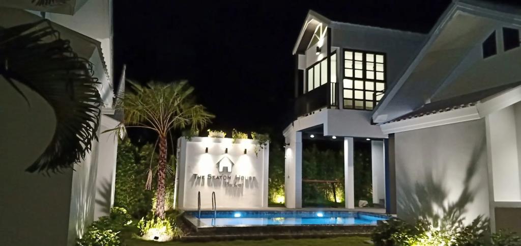 The Seaton House Phuket 3*