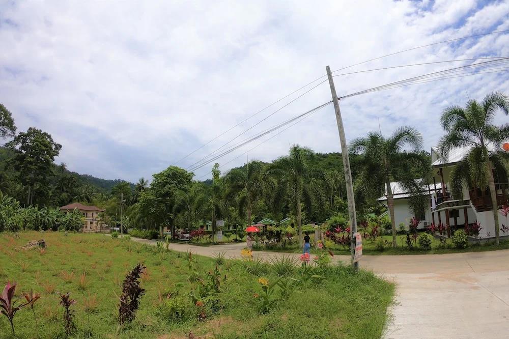 Tara Resort Samui 2*