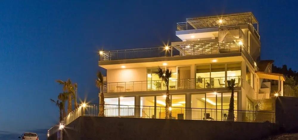 Villa Infinity 0*