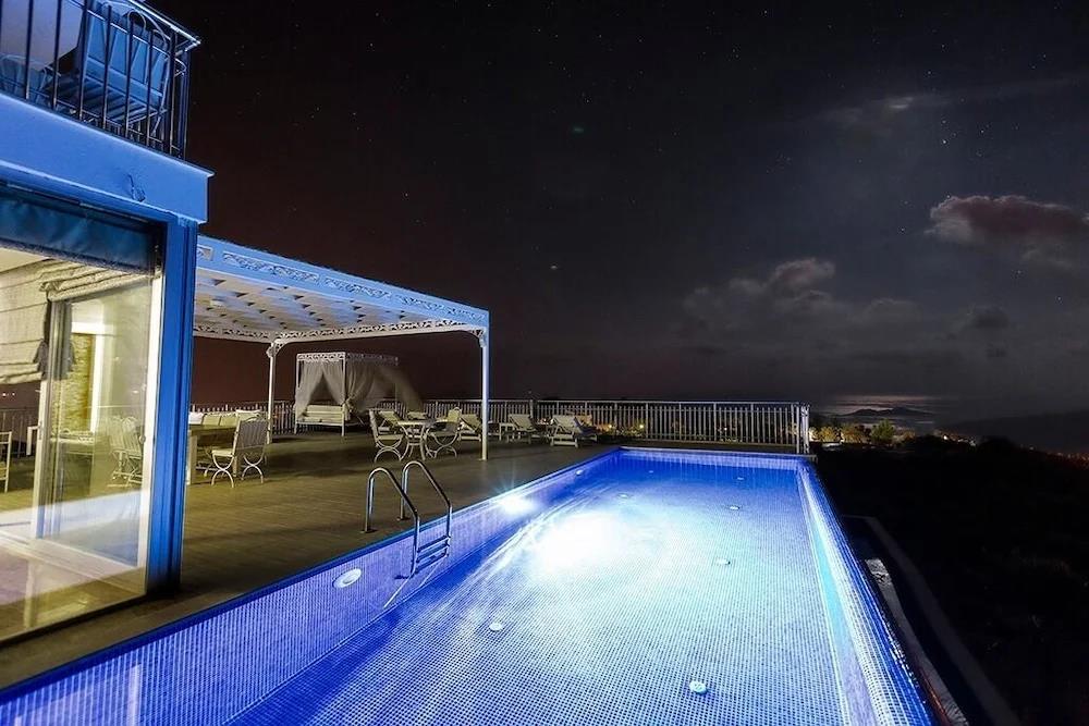 Villa Infinity 0*