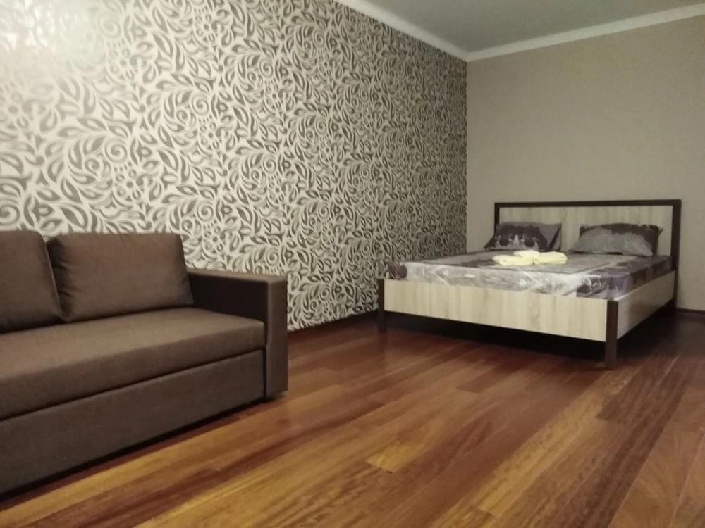 Apartlux Zatsepa 0*