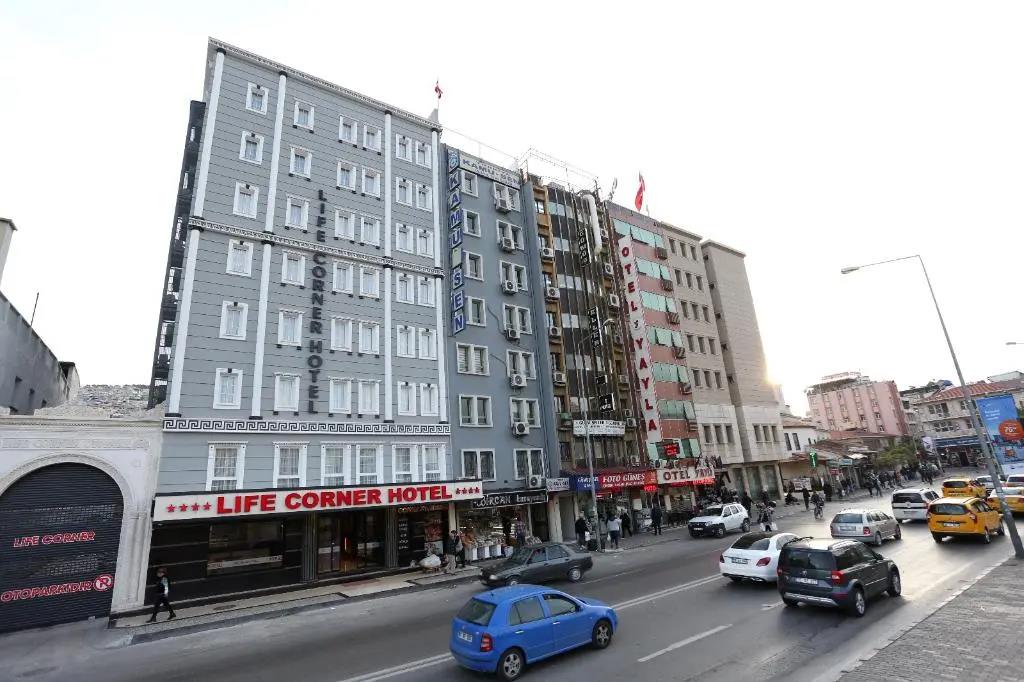 Life Corner Hotel 0*