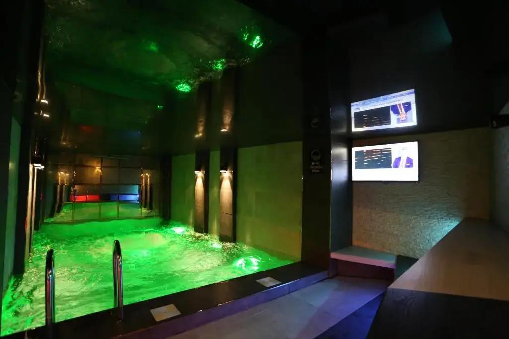 Life Corner Hotel 0*