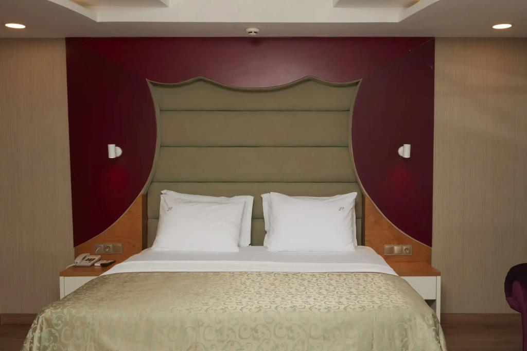 Life Corner Hotel 0*