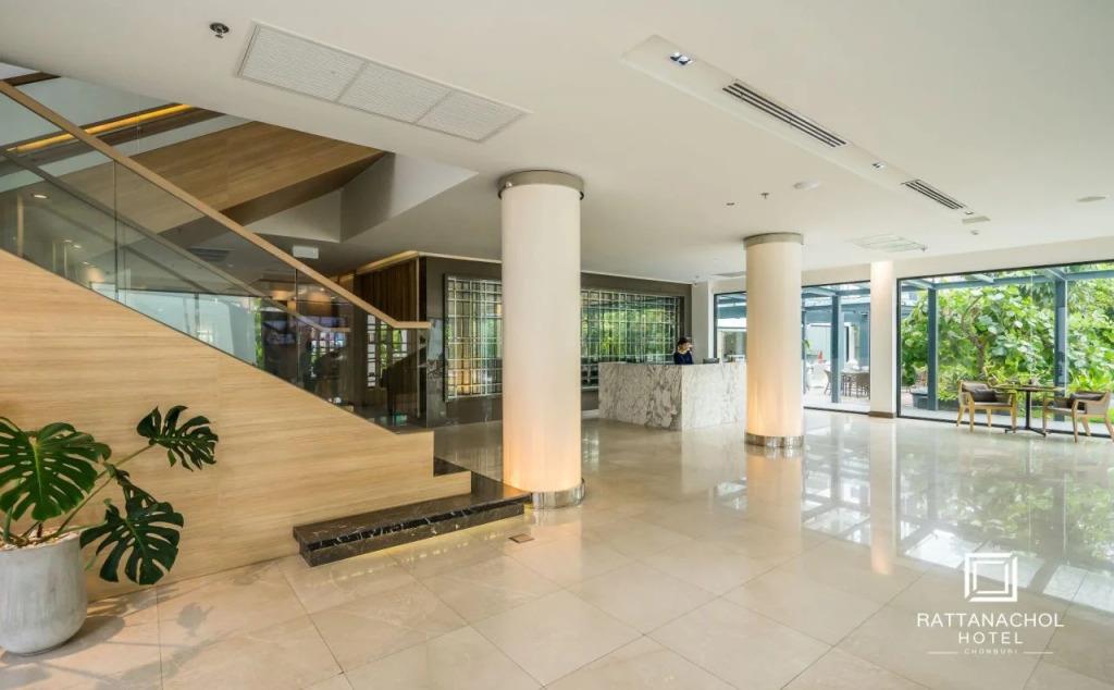 Rattanachol Hotel 4*