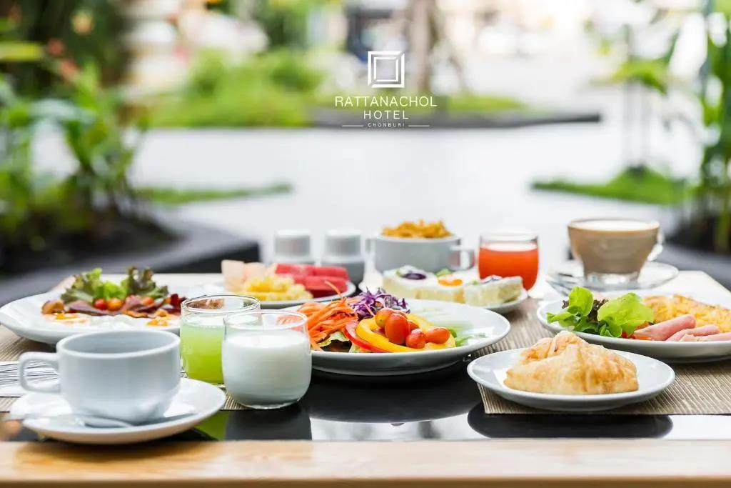 Rattanachol Hotel 4*
