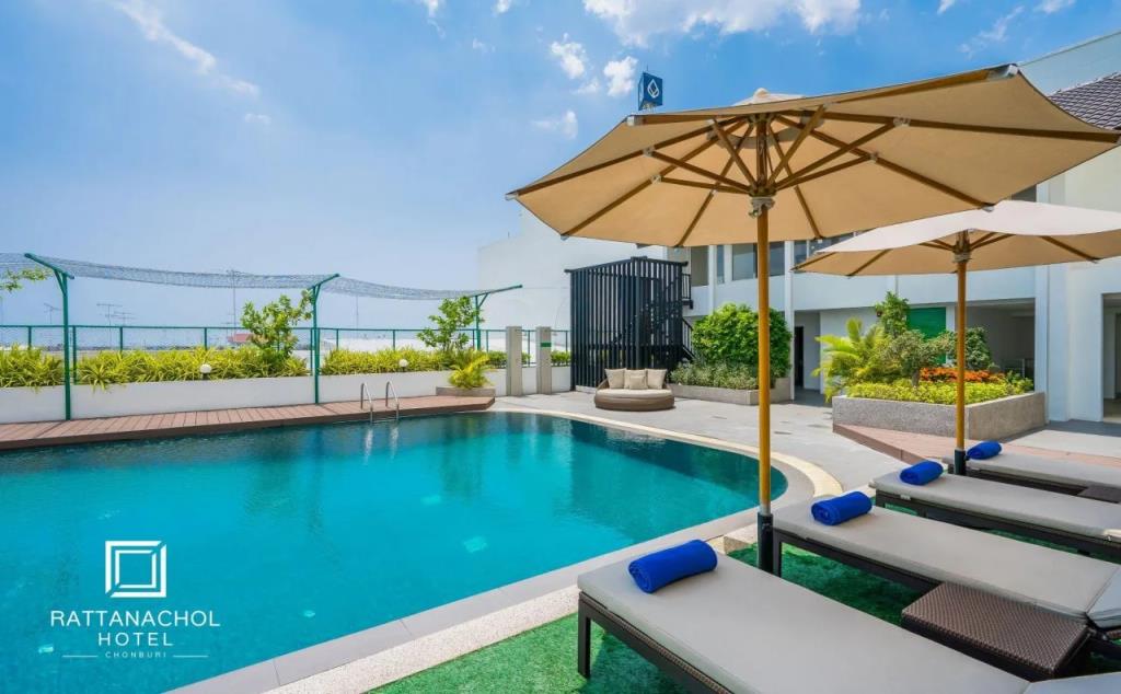 Rattanachol Hotel 4*
