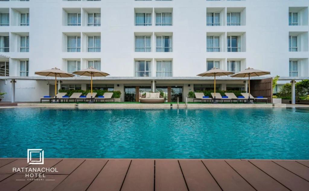 Rattanachol Hotel 4*
