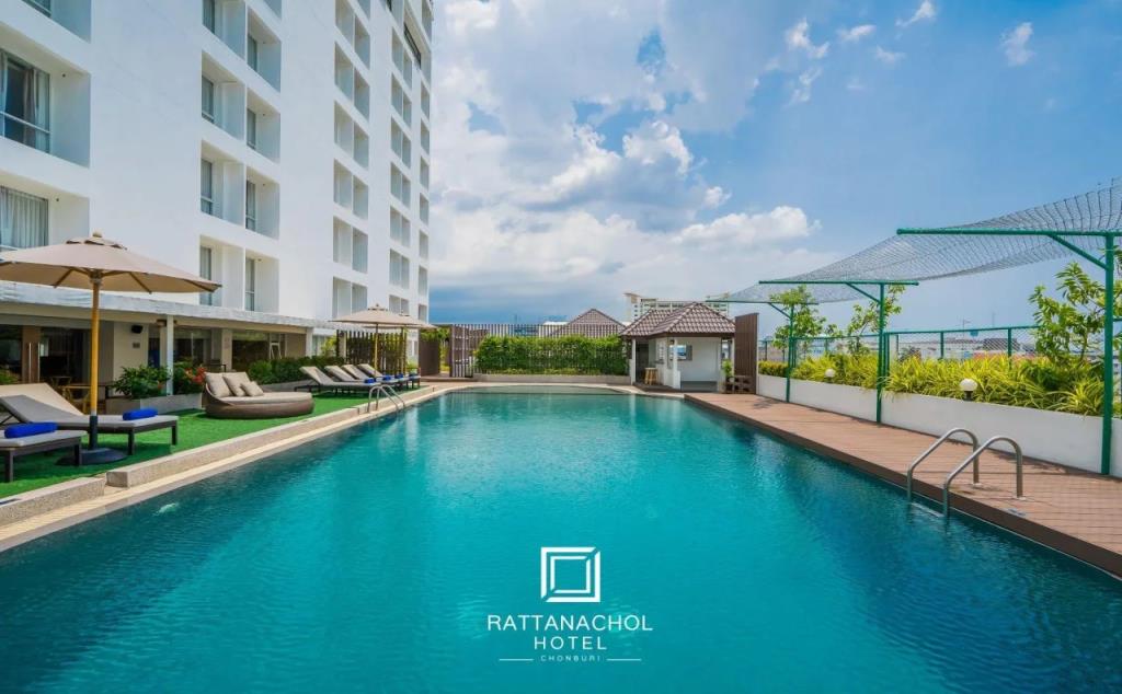 Rattanachol Hotel 4*