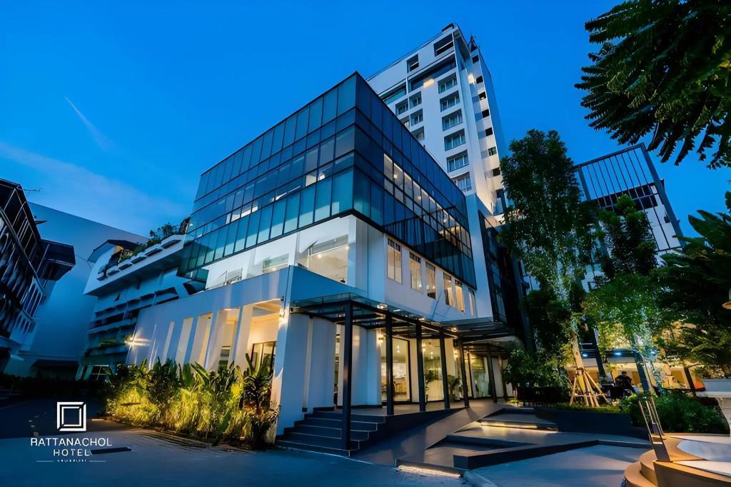 Rattanachol Hotel 4*