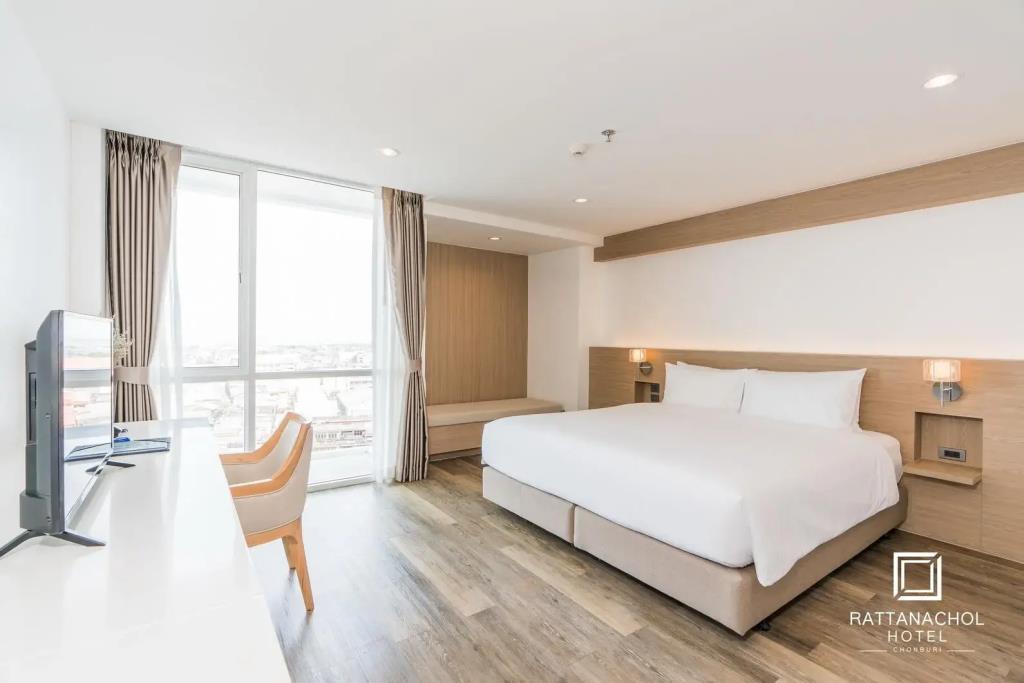 Rattanachol Hotel 4*