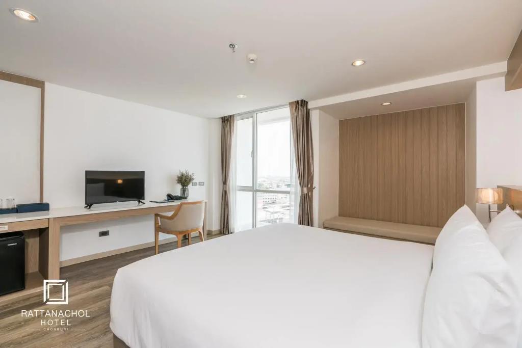 Rattanachol Hotel 4*