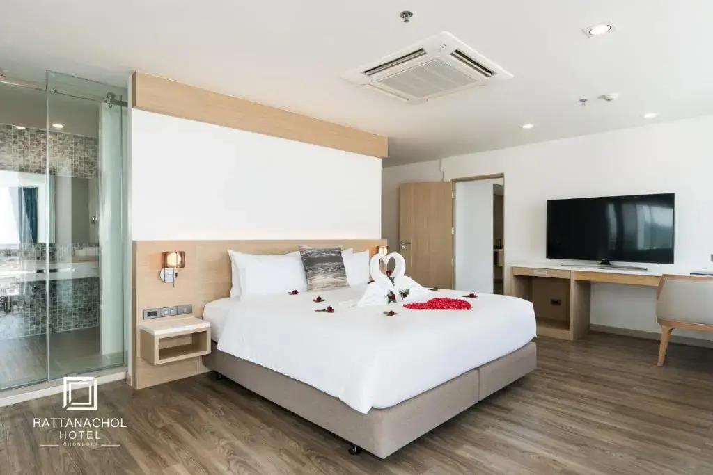 Rattanachol Hotel 4*