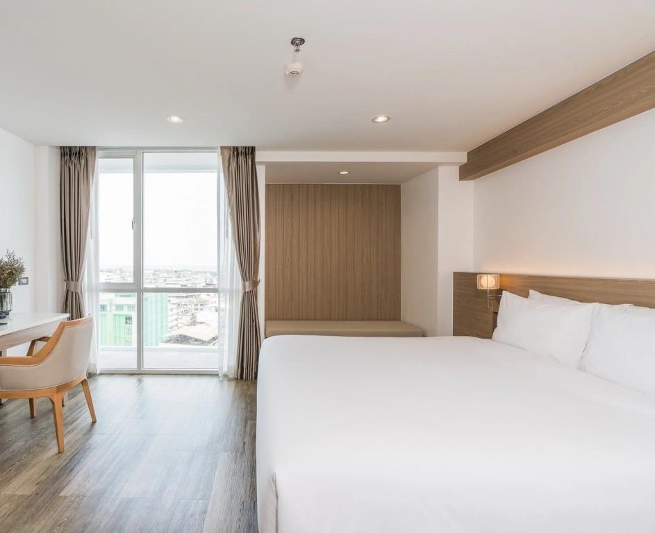 Rattanachol Hotel 4*