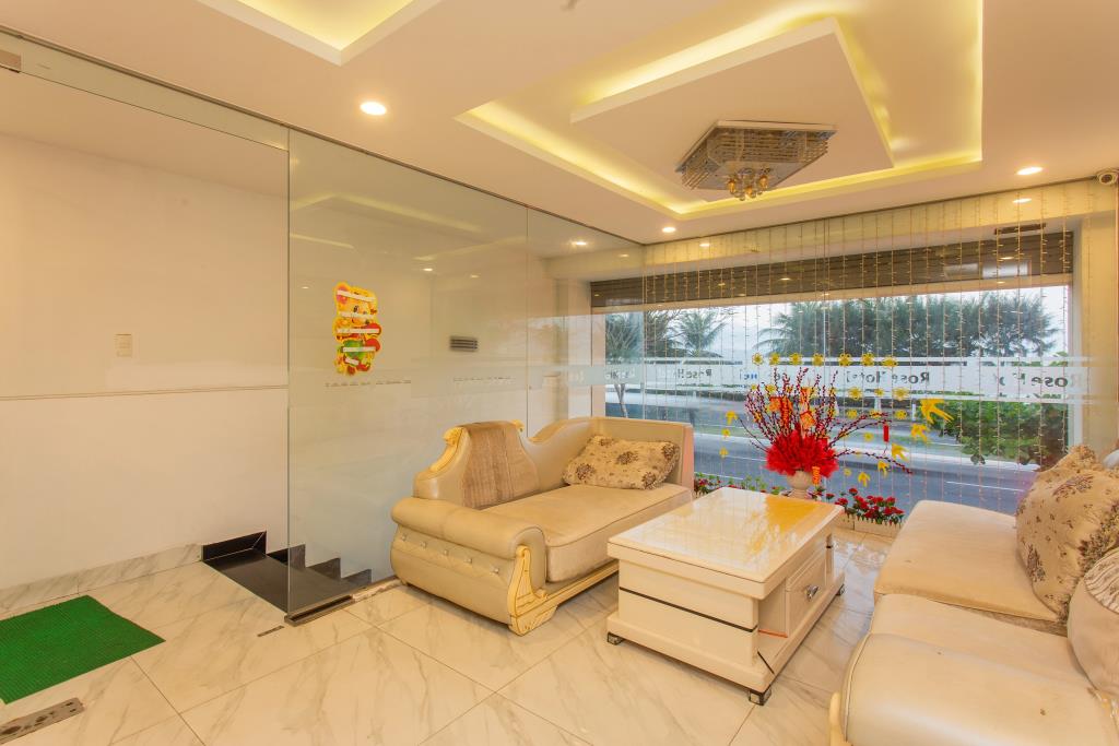 Rose Hotel 2*