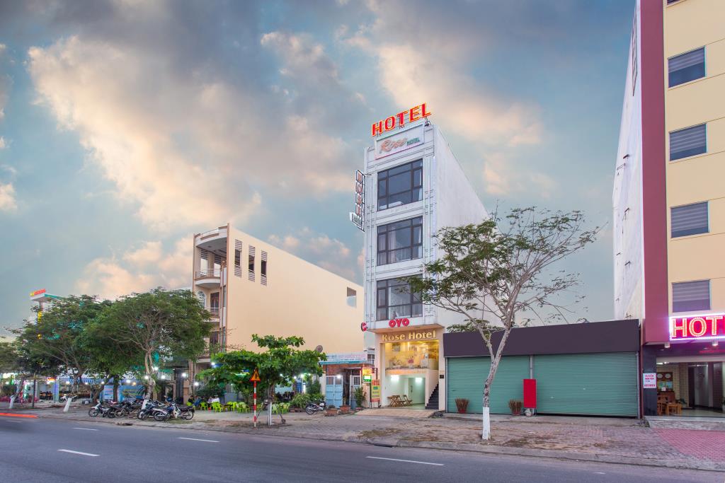 Rose Hotel 2*