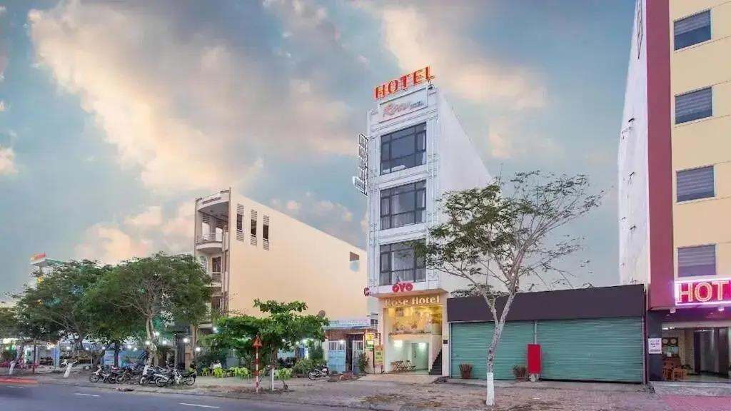 Rose Hotel 2*