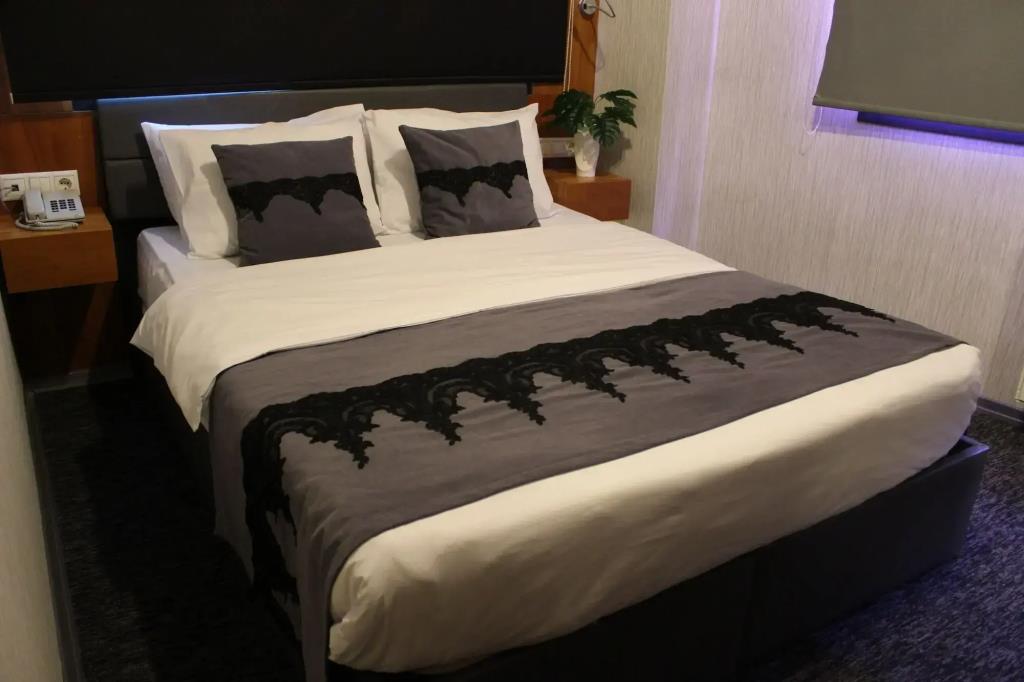 Black Art Otel 0*