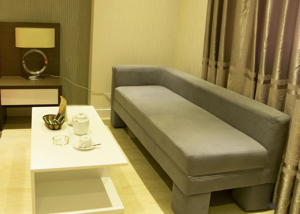 Sunny Serviced Apartment 0*