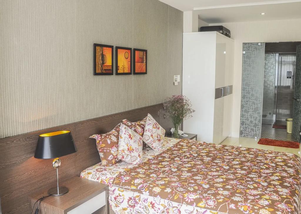 Sunny Serviced Apartment 0*