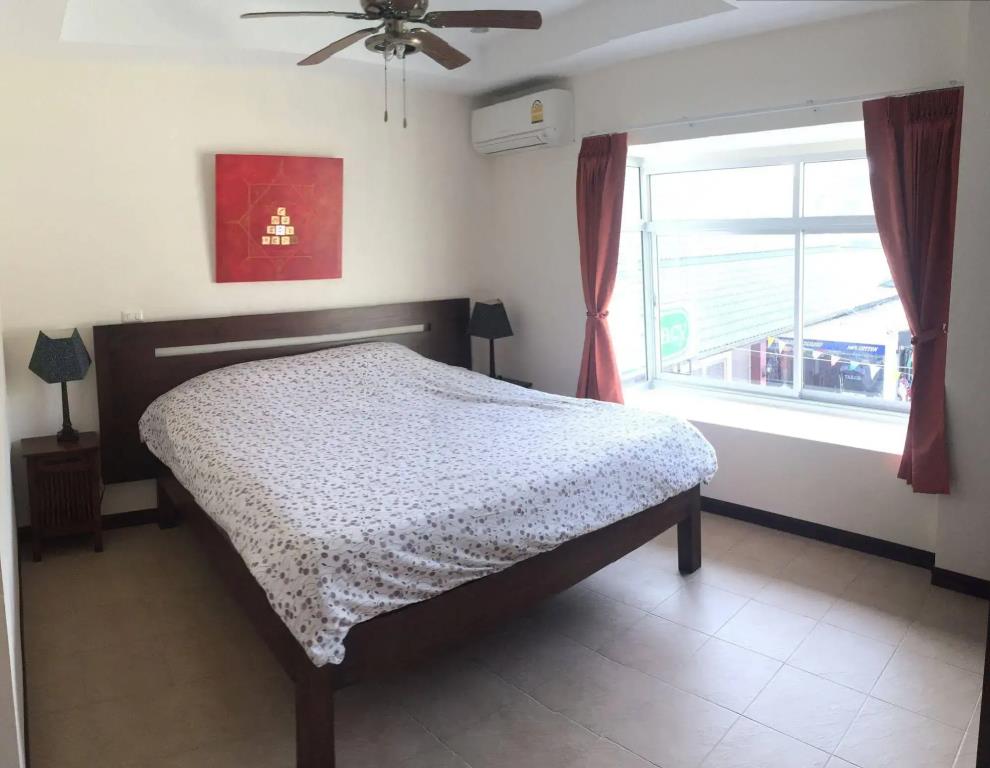Merlin Plaza Apartments 0*