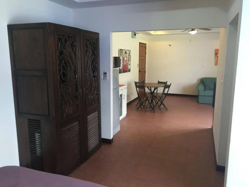 Merlin Plaza Apartments 0*