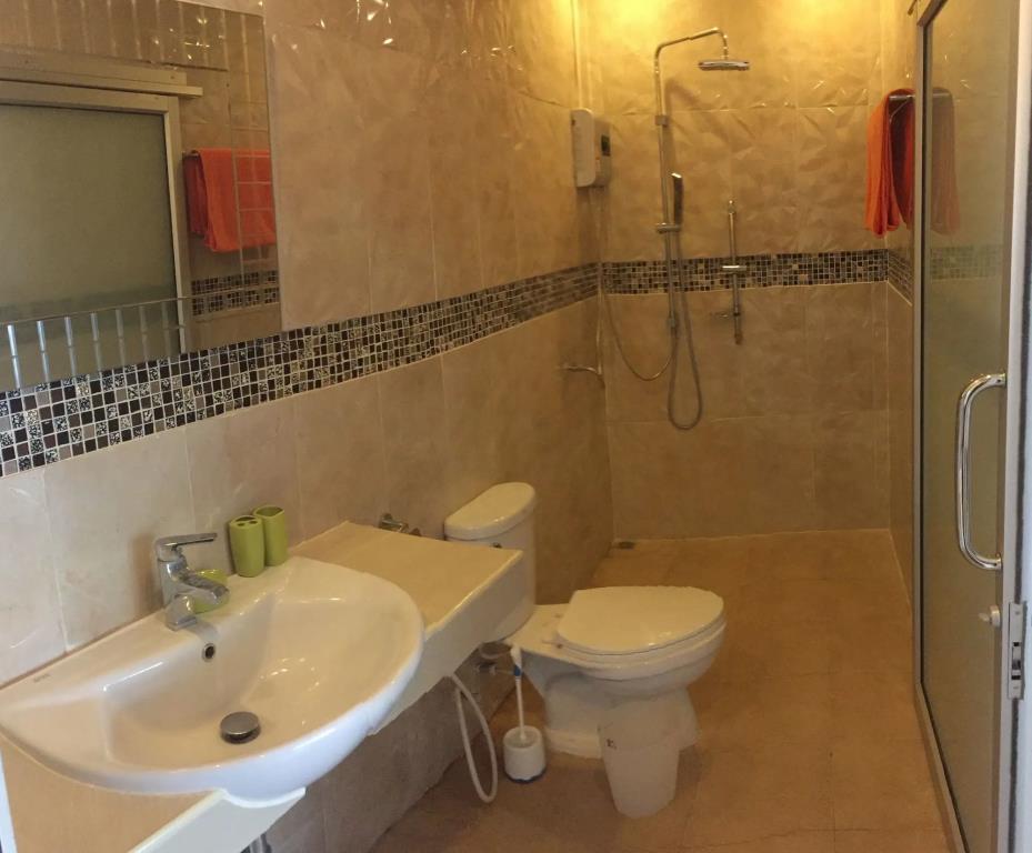 Merlin Plaza Apartments 0*