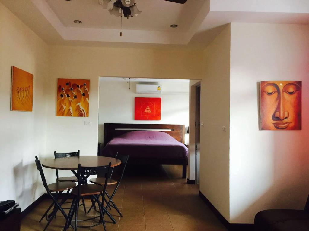 Merlin Plaza Apartments 0*