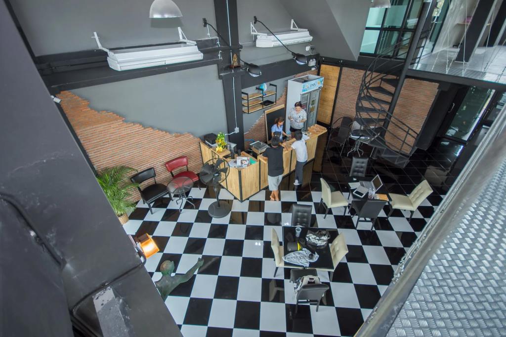 The LogBook Room and Cafe 3*