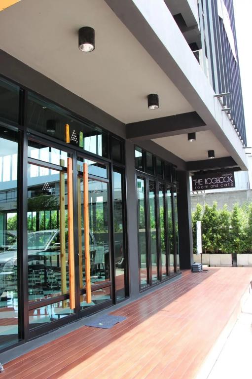 The LogBook Room and Cafe 3*
