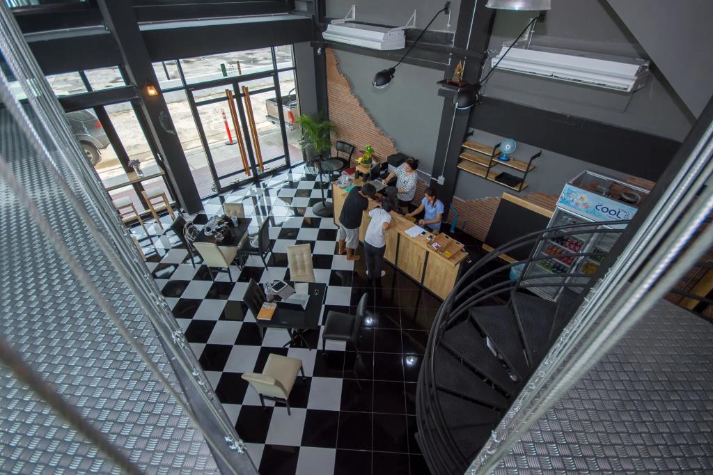 The LogBook Room and Cafe 3*