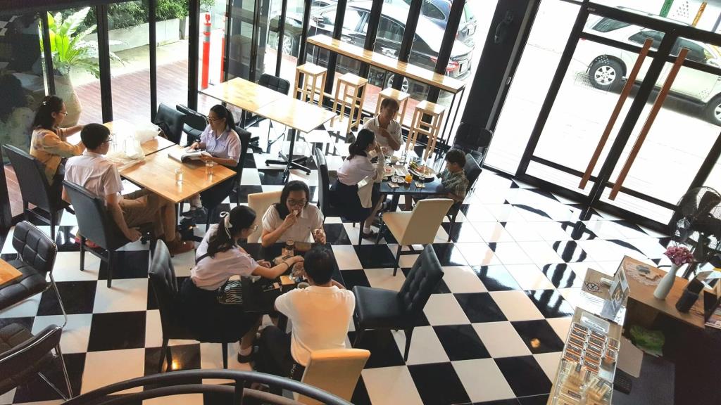The LogBook Room and Cafe 3*