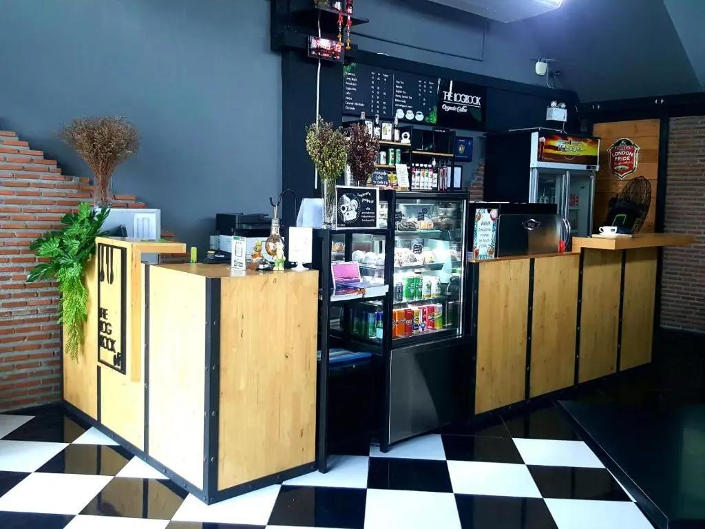 The LogBook Room and Cafe 3*