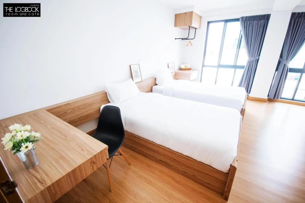 The LogBook Room and Cafe 3*