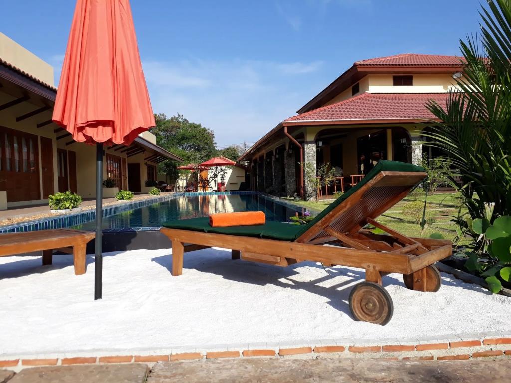 Taratai Villa 0*