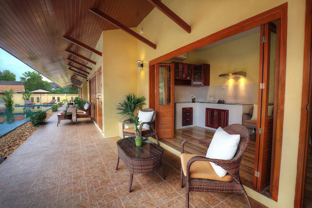 Taratai Villa 0*