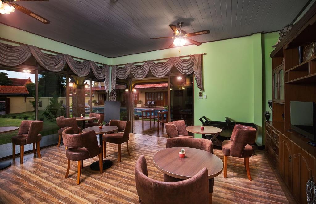 Taratai Villa 0*