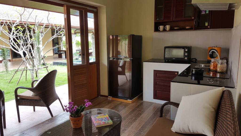 Taratai Villa 0*