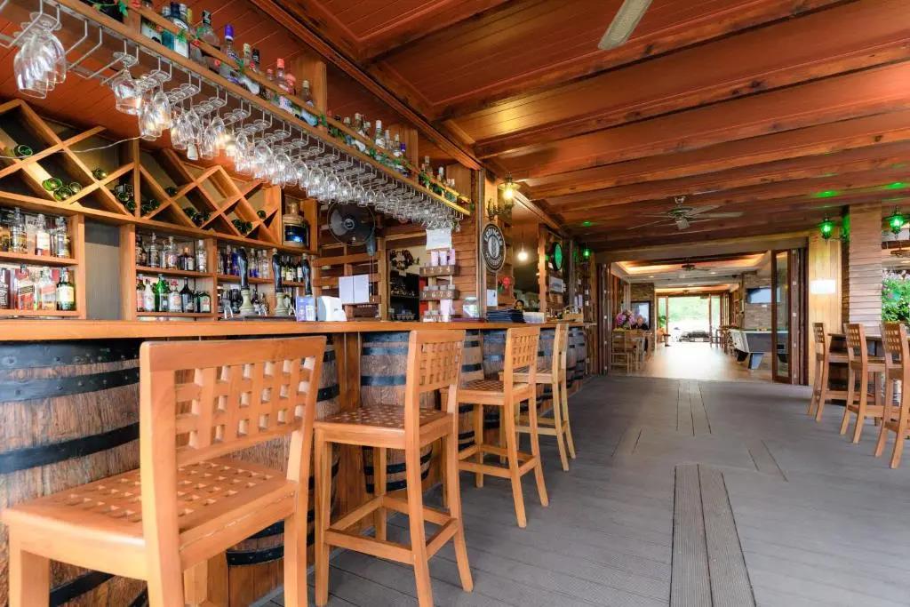 The Lord Nelson 3*