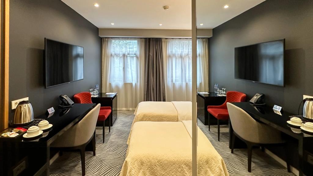 Silver 39 Corner  Hotel 4*