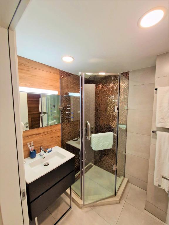 Silver 39 Corner  Hotel 4*