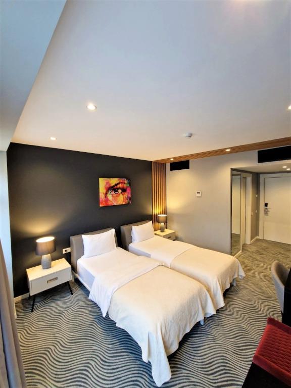 Silver 39 Corner  Hotel 4*