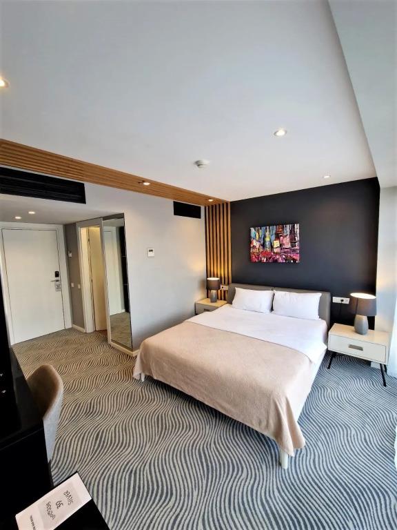 Silver 39 Corner  Hotel 4*