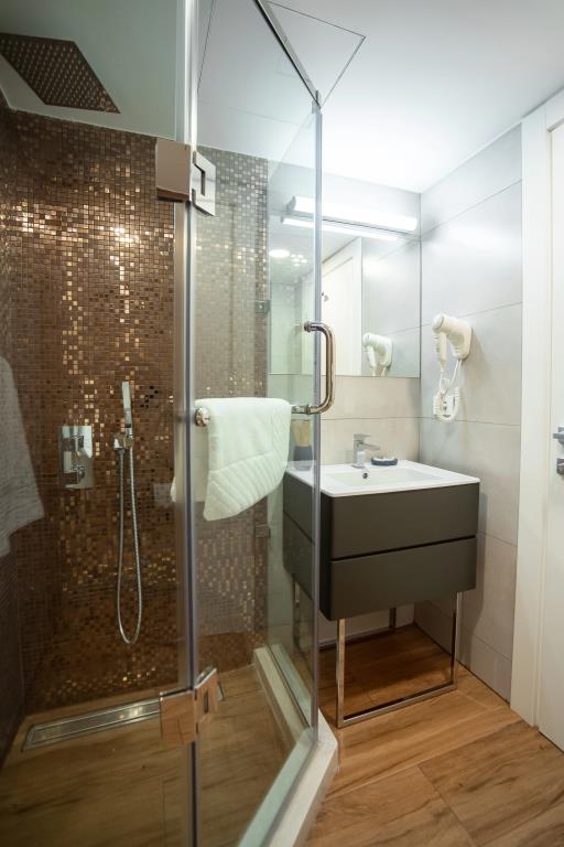 Silver 39 Corner  Hotel 4*