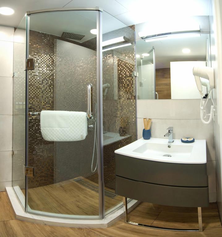 Silver 39 Corner  Hotel 4*
