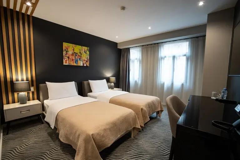 Silver 39 Corner  Hotel 4*
