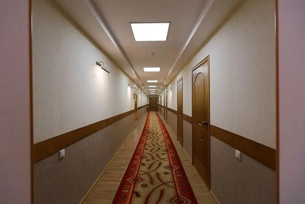 Familia Hotel 3*