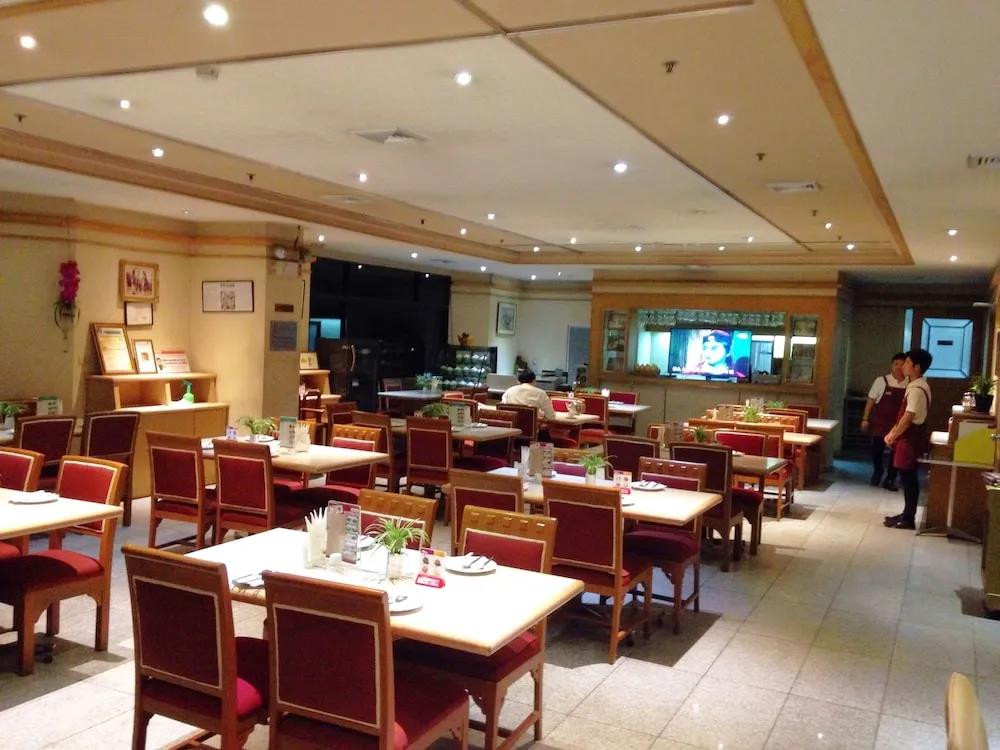 Lee Place Hotel 3*
